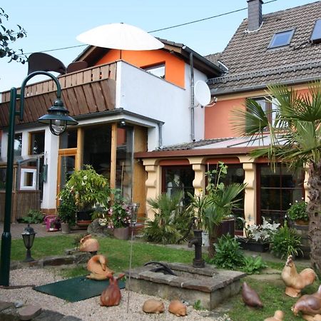Eifelvulkan Neichen Exteriör bild